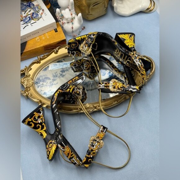 🆕 VERSACE JEANS COUTURE 🧿 NWOB Logo Couture Kirsten Heeled Sandals, Black Sz 7 - Picture 12 of 16
